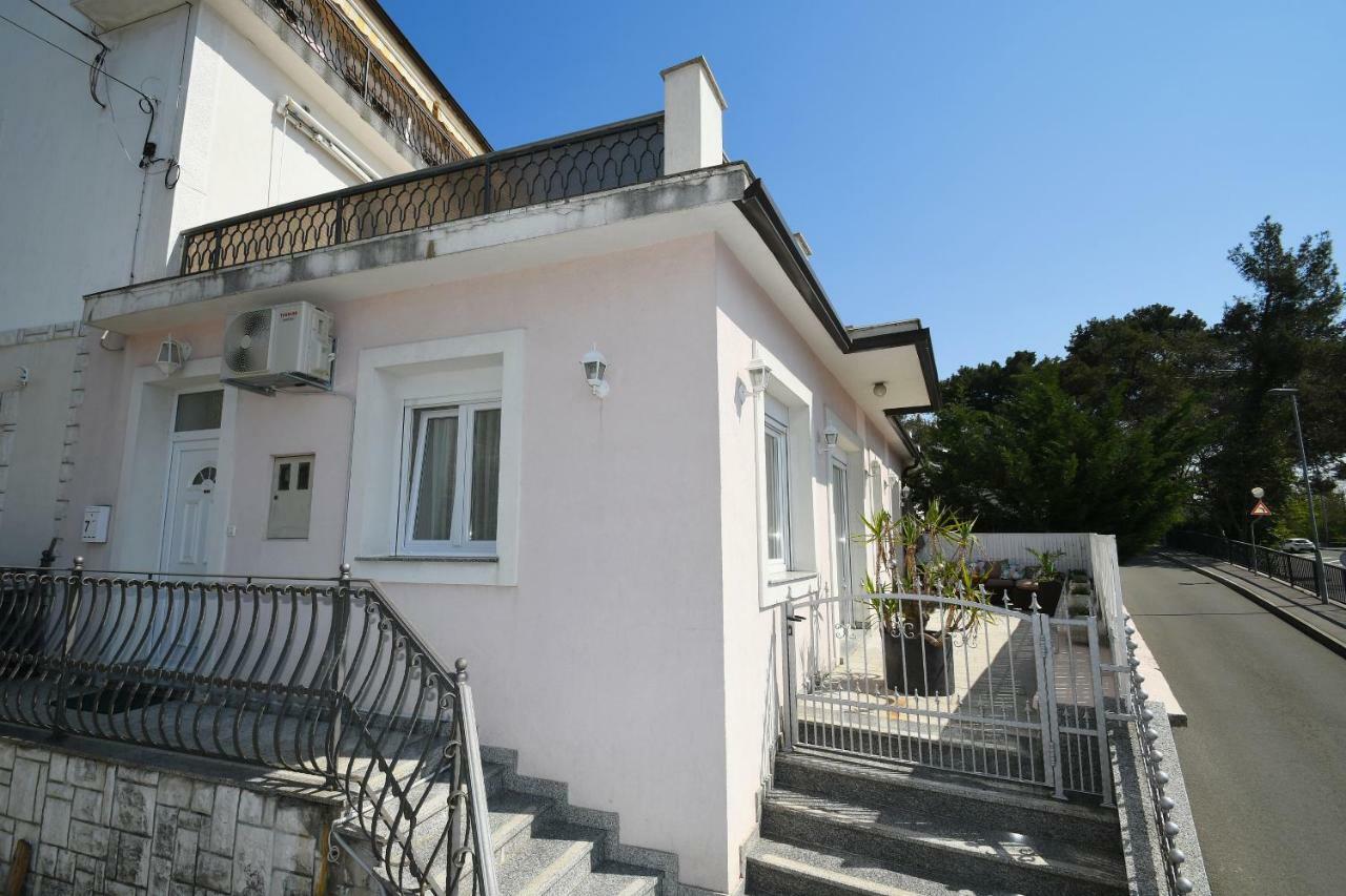 Apartment Libra With Sea View Opatija Buitenkant foto