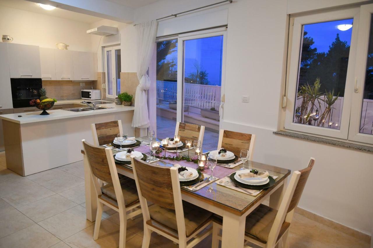 Apartment Libra With Sea View Opatija Buitenkant foto