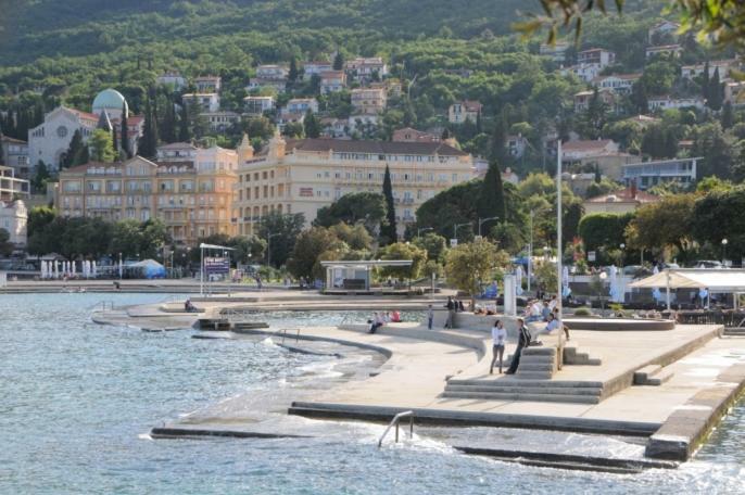 Apartment Libra With Sea View Opatija Buitenkant foto