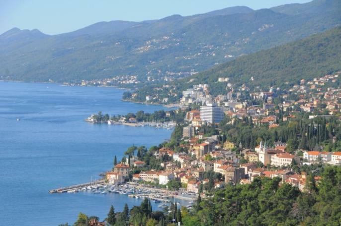 Apartment Libra With Sea View Opatija Buitenkant foto